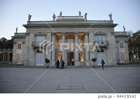 ポーランド、ワルシャワ、ワジェンキ公園、ワジェンキ宮殿（水上宮殿） 94429542