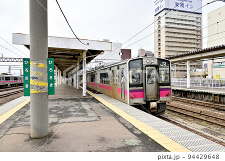 鉄道 JR東日本 奥羽本線 701系 弘前駅 鉄道 JR東日本 奥羽本線 701系 弘前駅 94429648
