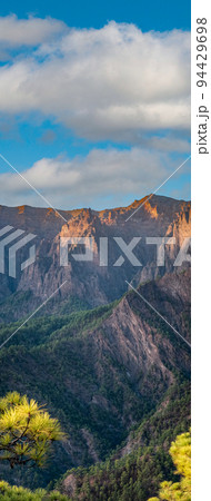 Vertical composition of Taburiente under the clouds 94429698