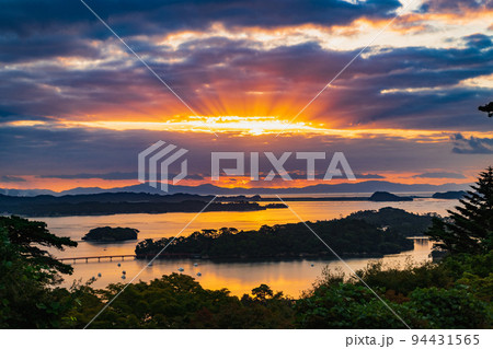 日の出・初日の出・ご来光イメージ　松島 94431565
