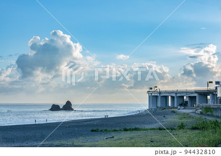 早朝の親不知海岸 早朝の親不知海岸 94432810