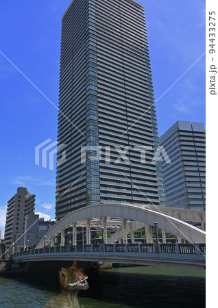 堂島大橋と高層ビルと恐竜 94433275