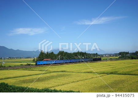 水田地帯を走る東北本線 水田地帯を走る東北本線 94435075