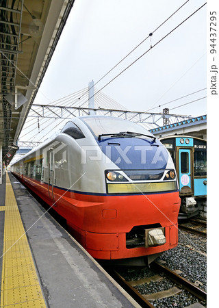 鉄道 JR東日本・特急つがる4号　青森駅 94437295