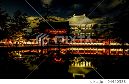 【奈良】奈良公園、鹿や東大寺、ライトアップ、プロムナードなど見どころ満載　奈良観光 94440528