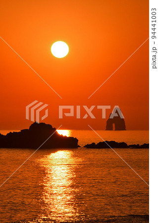 五島灘、角力灘、大角力の夕景 94441003