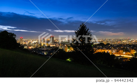 東京都多摩市 聖蹟桜ヶ丘、桜ヶ丘公園、ゆうひの丘からの夜景 94442342