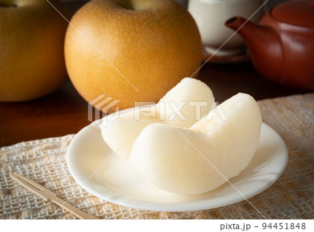 梨　あきづき　和梨　秋の果物　フルーツ 94451848