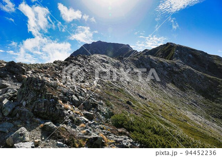 南アルプス　北岳登山　秋の紅葉ルート 94452236