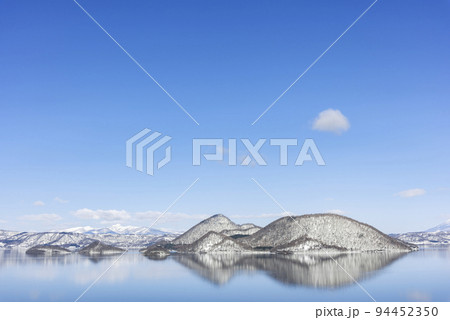 壮瞥公園から洞爺湖冬景色　壮瞥町 94452350