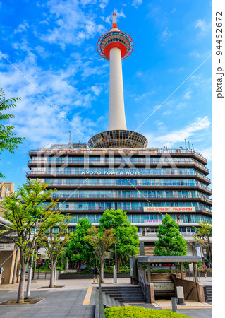 京都府　京都駅周辺の都市風景　京都タワー 94452672