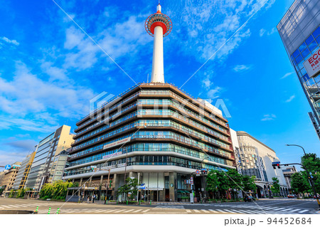 京都府　京都駅周辺の都市風景　京都タワー 94452684