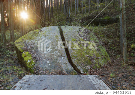 柳生一刀石 94453915