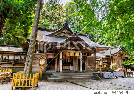 宮崎県　高千穂神社 ～拝殿～ 94454292