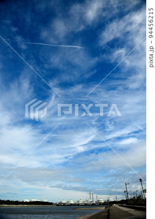 台風一過の青空 94456215