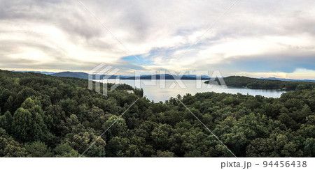 beautiful scenic views at lake jocassee south carolina beautiful scenic views at lake jocassee south carolina 94456438