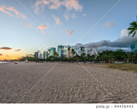 Spectacular view of Honolulu city, Oahu 94456443