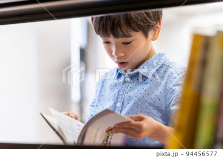 図書室 撮影協力:中央工学校附属日本語学校 図書室 撮影協力:中央工学校附属日本語学校 94456577