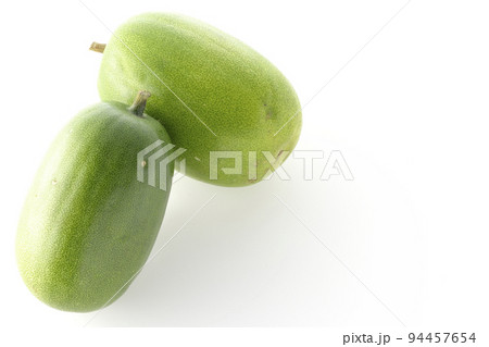 冬瓜を白背景で撮影 冬瓜を白背景で撮影 94457654