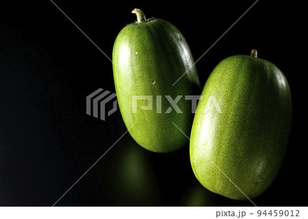 冬瓜を黒背景で撮影 冬瓜を黒背景で撮影 94459012