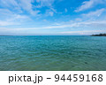 沖縄県宮古島伊良部島の佐和田の浜の満潮風景 94459168