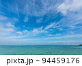 沖縄県宮古島伊良部島の佐和田の浜の満潮風景 94459176