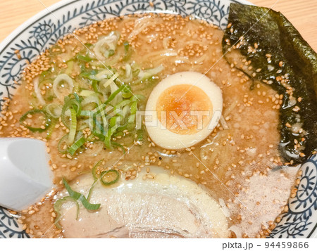 味噌ラーメンの食べ物素材 94459866