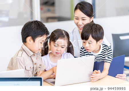 パソコン教室 撮影協力:中央工学校附属日本語学校 パソコン教室 撮影協力:中央工学校附属日本語学校 94459993