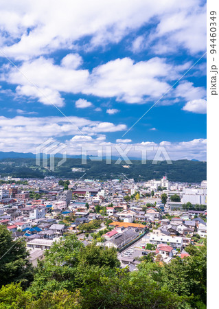 《埼玉県》秩父中心街の街並み・羊山公園見晴らしの丘の眺め 《埼玉県》秩父中心街の街並み・羊山公園見晴らしの丘の眺め 94460349