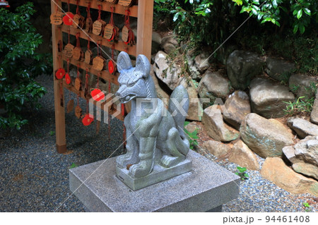 Shiratama Inari Shrine in the Japanese garden at the Chinzanso Hotel in Tokyo Shiratama Inari Shrine in the Japanese garden at the Chinzanso Hotel in Tokyo 94461408