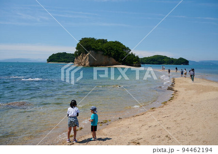 観光地エンジェルロード、小豆島、香川県 94462194