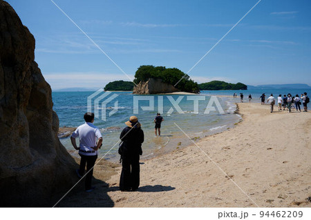 快晴のエンジェルロード、小豆島、香川県 94462209