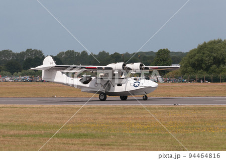 米陸軍航空隊OA-10カタリナ飛行艇着陸 94464816