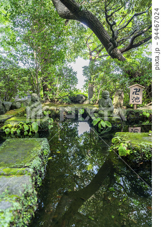 【神奈川県】長谷寺の地蔵堂にある卍池 94467024