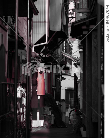 下町の路地裏 94467044