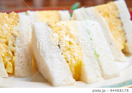 卵サンド　サンドイッチ　軽食　ランチ　カフェ 94468178