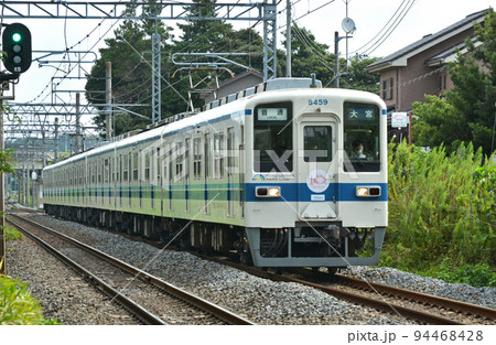 鉄道  東武野田線　8000系　岩槻～七里 間 94468428