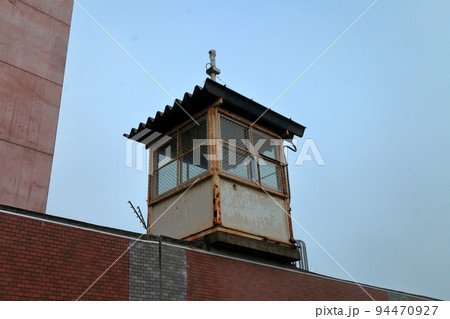 刑務所の塀（千葉刑務所） 94470927