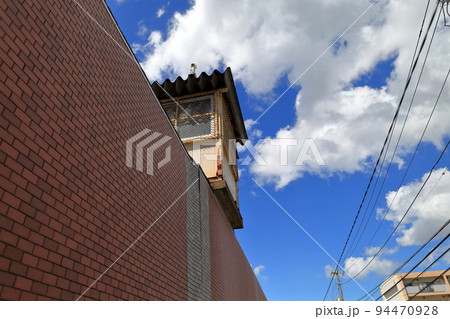 刑務所の塀（千葉刑務所） 94470928