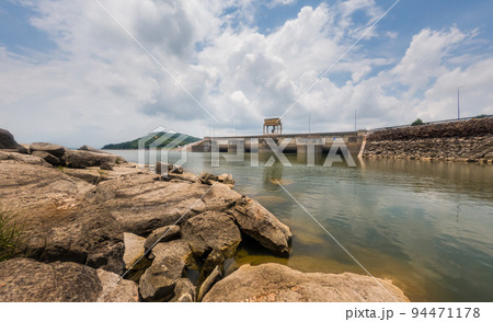 View of Pratunam Ubonrat Dam, Khon Kaen Province, Thailand 94471178