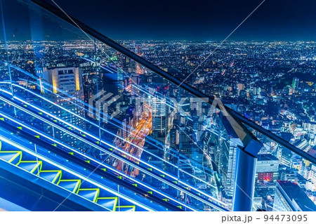 渋谷スカイのエスカレーターと夜景 渋谷スカイのエスカレーターと夜景 94473095
