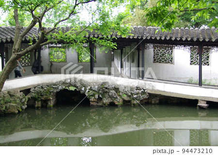 中国　蘇州の古典庭園　蘇州古典園林　「拙政園」世界遺産の中国式庭園 94473210
