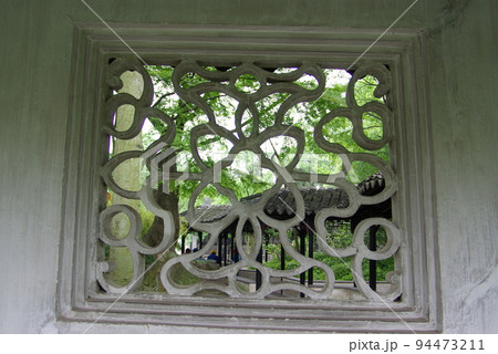 中国　蘇州の古典庭園　蘇州古典園林　「拙政園」世界遺産の中国式庭園 94473211