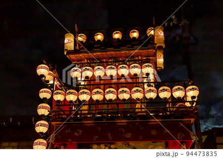 秋の高山祭り　宵祭り　飛騨高山 94473835