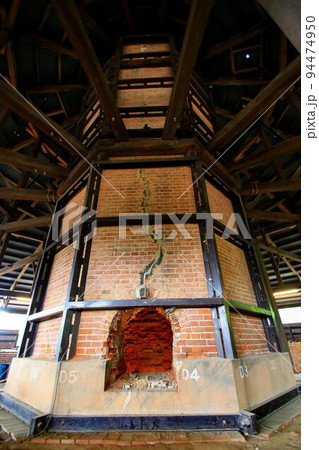 日本の近代化を下支えした…ホフマン式の煉瓦窯 94474950