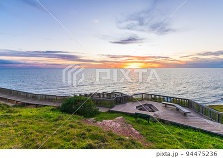 Hallett Cove boardwalk at sunset 94475236