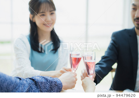 乾杯　ホームパーティ 94479620