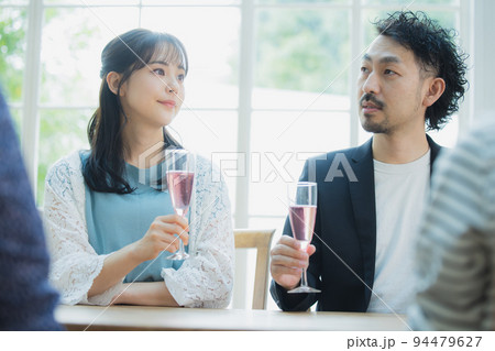 乾杯　ホームパーティ 94479627
