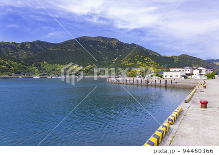 荒川温泉にある釣り桟橋 荒川温泉にある釣り桟橋 94480366
