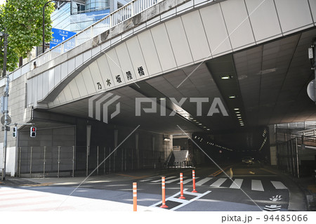 東京都乃木坂陸橋の風景 94485066